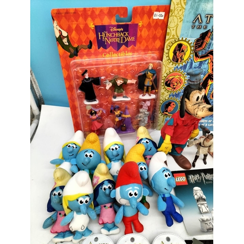 388 - Collection of Vintage and Modern Toys to include Walt Disney Pinocchio, Smurfs and Hunchback of Notr... 