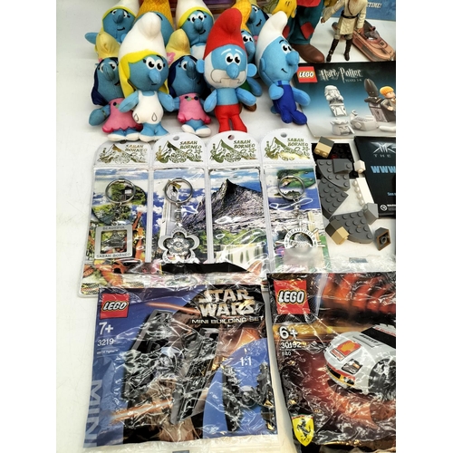 388 - Collection of Vintage and Modern Toys to include Walt Disney Pinocchio, Smurfs and Hunchback of Notr... 