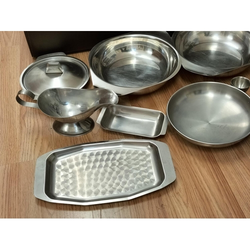 555 - Box of Stainless Steel Kitchen Ware to include Coffee Percolator, Curry Dish, Rice Dish, Trays, etc.