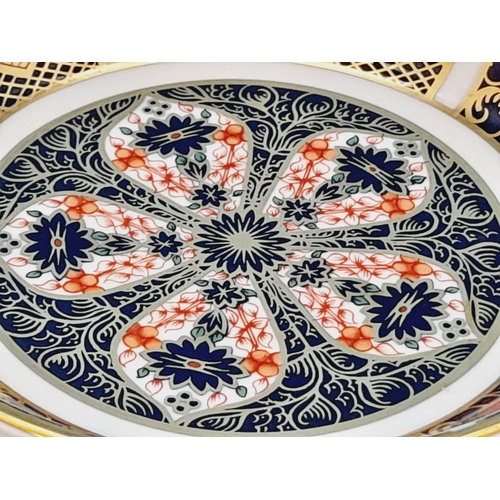 91 - Royal Crown Derby Imari Pattern 1128 Pin/Trinket Dish. 11cm Diameter. For Chatsworth 9th September 1... 