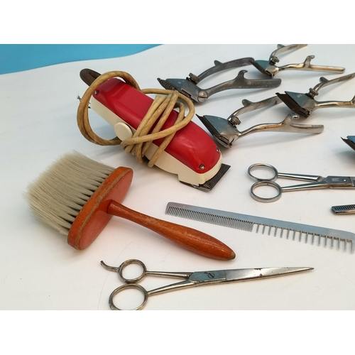 157 - Collection of Vintage Barbers/Hairdressers Items.