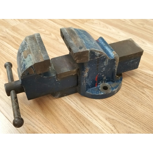 318 - Vintage Bench Vice plus Tow Ball. Collection Only