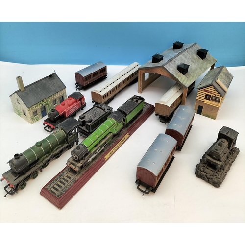 579 - Collection of 00 Gauge Railway Items to include Hornby Engine, Track, Buildings, etc.