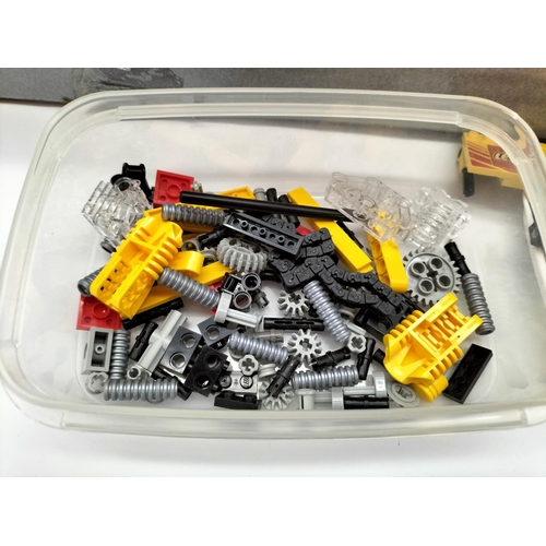 104 - 2000 LEGO Technic 'Power Puller' Set 8457. Unchecked.