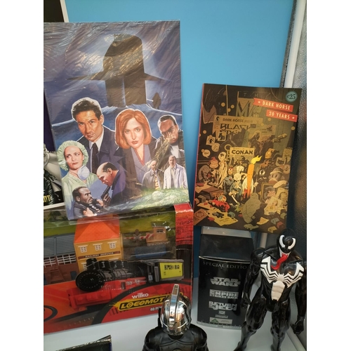 534 - Collection of Sci-Fi Related Items and Action Figures to include Marvel/DC Figures.