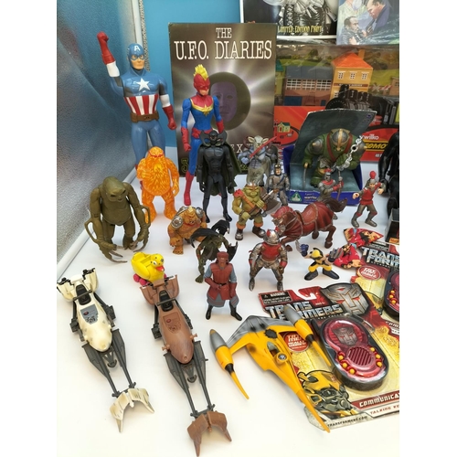 534 - Collection of Sci-Fi Related Items and Action Figures to include Marvel/DC Figures.