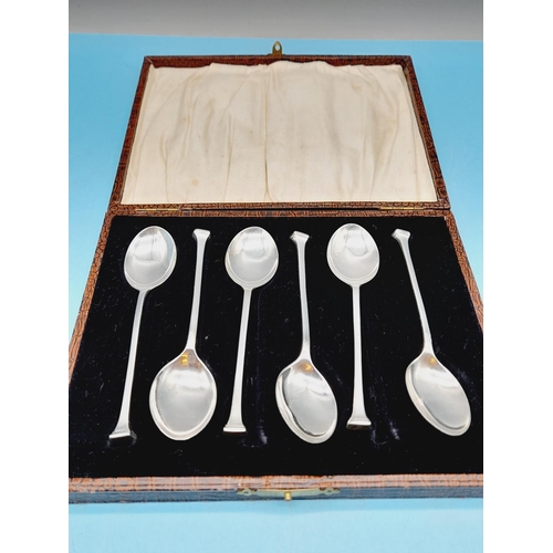 487 - Cased Set of 6 Silver Art Deco Hallmarked Hobnail Teaspoons by Docker & Burn Ltd, 1925.