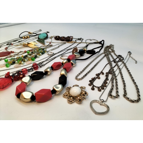 489 - Collection of 1950's/1960's Costume Jewellery.