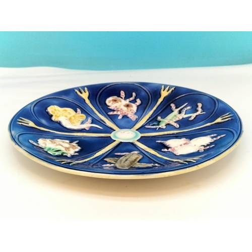 80 - c1870/1880 Wedgwood Majolica 'Pickle Forks and Vegetables' Design 21cm Plate.