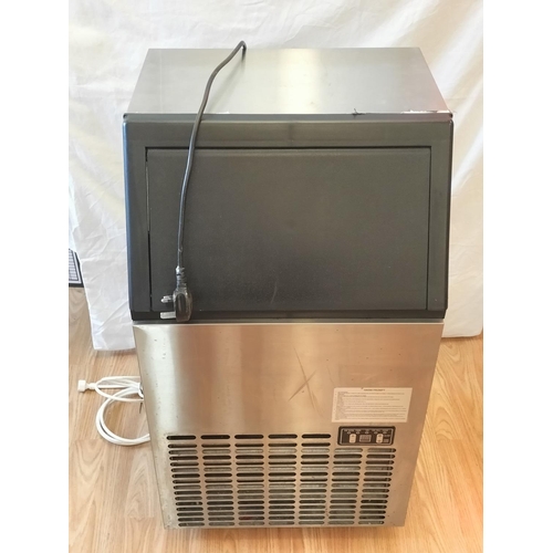 371 - Costway Industrial Ice Maker Machine Model EP21967GB, 220-240 Volt - 50HZ. Powers Up. Collection Onl... 