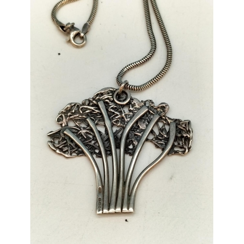 112 - Sterling Silver Tree of Life Pendant on Silver 925 Chain.