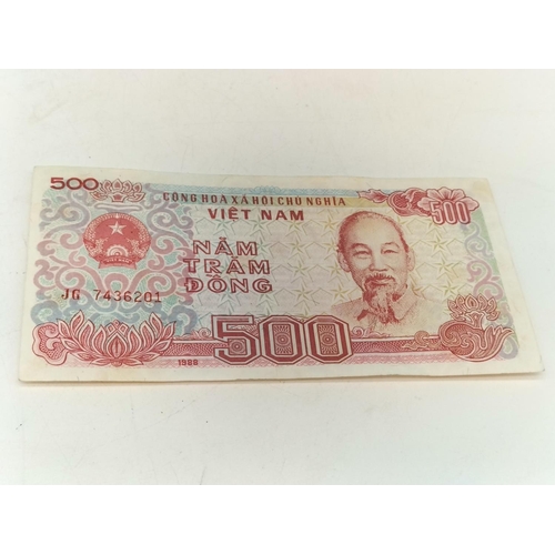 48 - 1988 500 Vietnamese Dong Notes. Run of Consecutive Numbered 100 Notes.