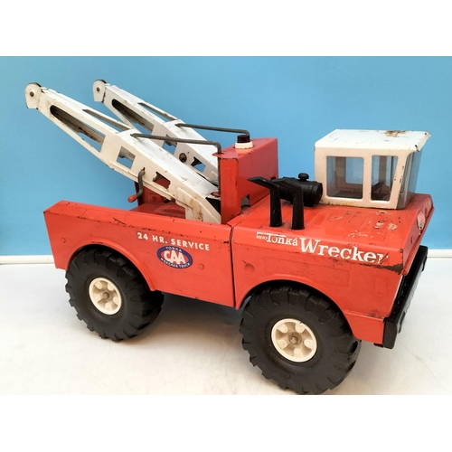 261 - 1970's Tonka Mighty Wrecker Recovery Truck. 30cm Tall, 41cm x 20cm.