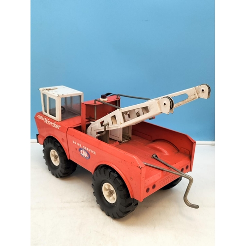 261 - 1970's Tonka Mighty Wrecker Recovery Truck. 30cm Tall, 41cm x 20cm.