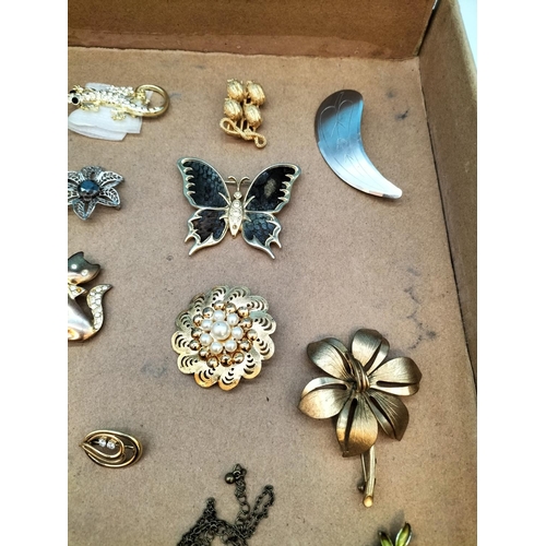 329 - Collection of Modern and Vintage Costume Jewellery.