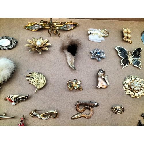 329 - Collection of Modern and Vintage Costume Jewellery.