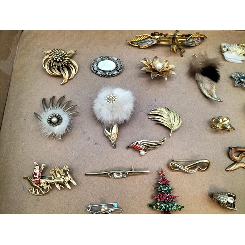 329 - Collection of Modern and Vintage Costume Jewellery.