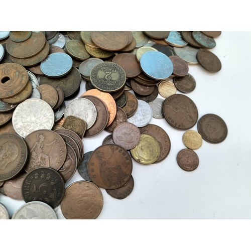 332 - Quantity of Mixed World Coins.