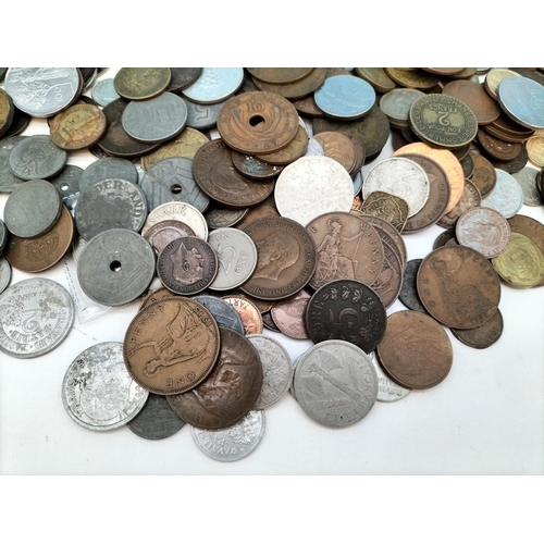 332 - Quantity of Mixed World Coins.