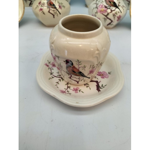 431 - c1900 Mason's Blue and White 'Willow' Pattern Footed Serving Bowl and 24cm Ginger Jar (A/F Repair to... 