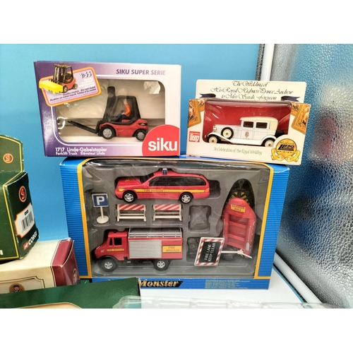 462 - Collection of Scale Model Boxed Vehicles. Various Makers to include Corgi, Lledo, Oxford Diecast, et... 