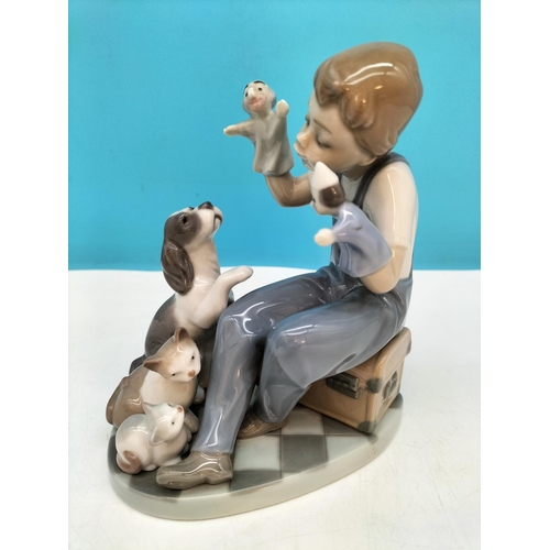 333 - LLadro 15cm Figure 'The Puppet Show' 5736.