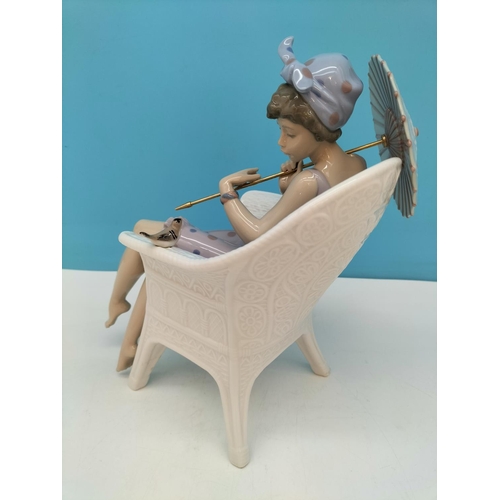 335 - LLadro 25cm Figure 'Trino at The Beach' 5666