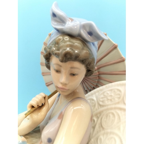 335 - LLadro 25cm Figure 'Trino at The Beach' 5666