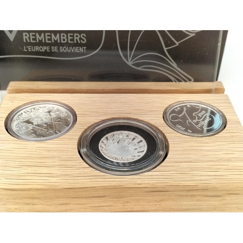 25 - Boxed Royal Dutch Mint 'Europe Remembers' Silver 2 Coin Set with Oak Coin Holder and Glass Commemora... 