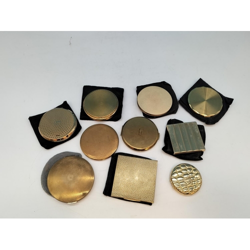 430 - Collection of Vintage Ladies Compacts to include Stratton and Zenette.