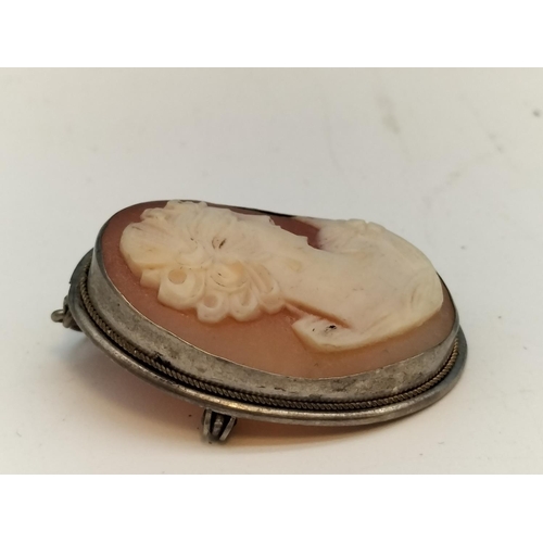 124 - Continental Silver 800 Cameo Brooch. 3.5cm x 2.5cm.