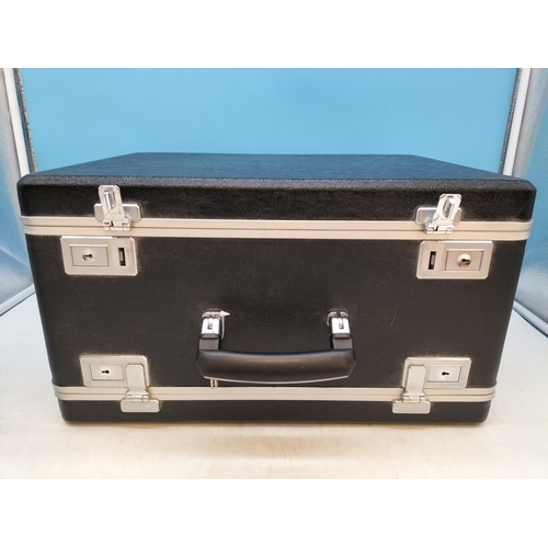 320A - Jewellers Display Travel Case with Keys. 42cm x 32cm x 24cm.