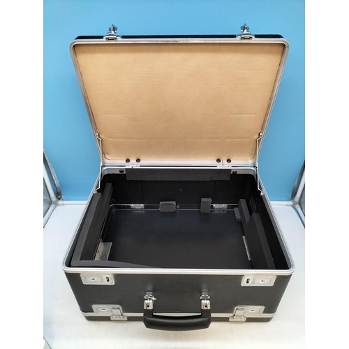 320A - Jewellers Display Travel Case with Keys. 42cm x 32cm x 24cm.