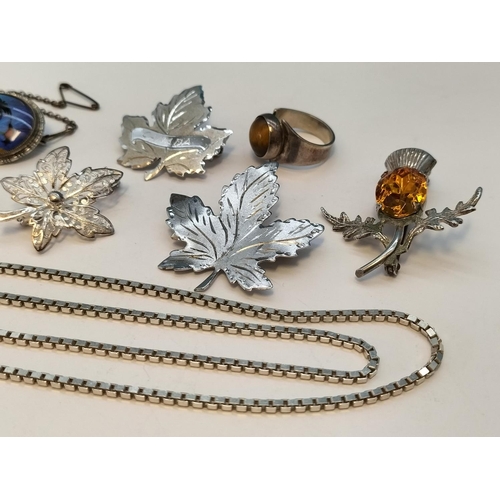 297 - Collection of Sterling Silver and 925 Jewellery to include Brooches, 18