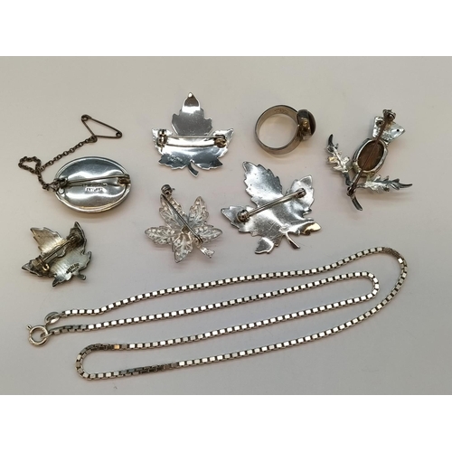 297 - Collection of Sterling Silver and 925 Jewellery to include Brooches, 18