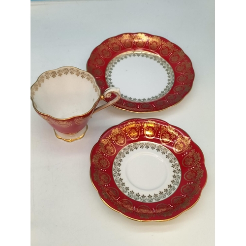 59 - Royal Standard 14 Piece Part Tea Set in Pattern 2007 Carmine Red and Filigree Gold Design. Includes ... 