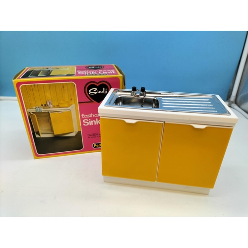 122 - Boxed Vintage 1970's Pedigree Sindy Eastham E-Line Kitchen Set to include Wall Oven (44550), Sink Un... 