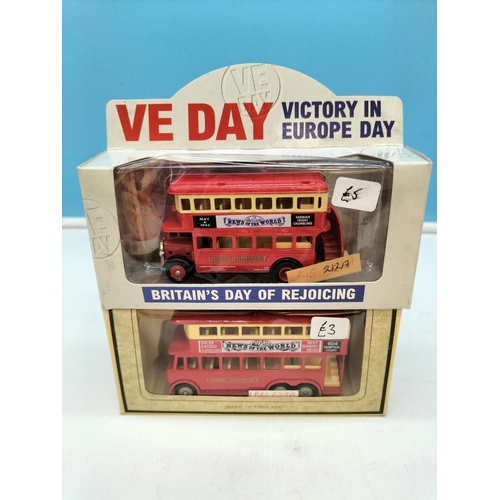 127 - Collection of Die-Cast Buses and Coaches (10)