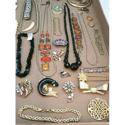 170 - Mixed Collection of Costume Jewellery to include Necklaces, Brooches, Rings, Rolled Gold Bangles, et... 