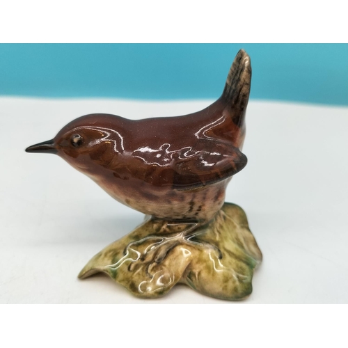 42 - Beswick Bird Figures (5) on Stand 32cm x 19cm x 6cm. A/F Chip to Front of Base of Stand.