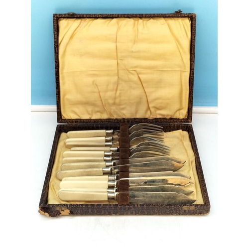 432 - Viners 6 Setting 'Kings Pattern' Cutlery Set plus Cased Fish Knives and Forks.