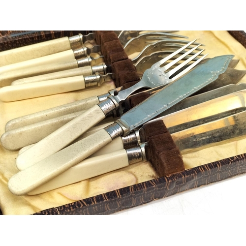 432 - Viners 6 Setting 'Kings Pattern' Cutlery Set plus Cased Fish Knives and Forks.