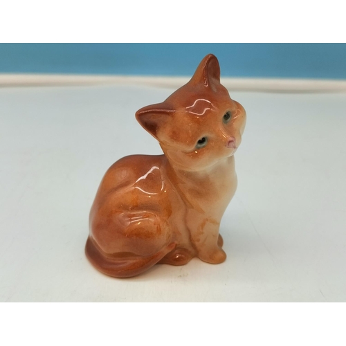 550 - Beswick Cat Figures (2), Siamese Kittens and Sitting Tom Cat.