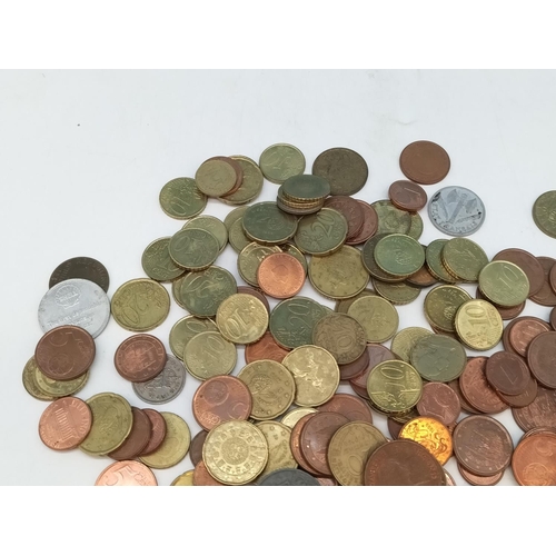 584 - Quantity of Mixed World Coins and Tokens to include Euros and UK Coins.