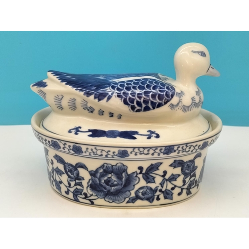 185 - Blue and White 'Duck' and 'Hen' Lidded Casserole/Pie Dishes plus a Teapot in the Shape of a Chicken ... 