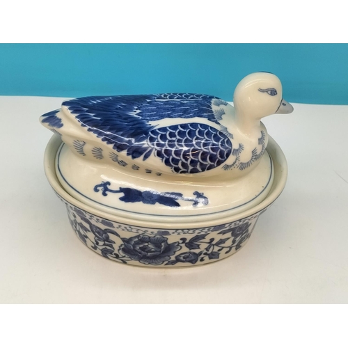 185 - Blue and White 'Duck' and 'Hen' Lidded Casserole/Pie Dishes plus a Teapot in the Shape of a Chicken ... 