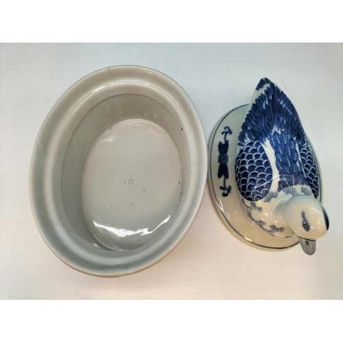 185 - Blue and White 'Duck' and 'Hen' Lidded Casserole/Pie Dishes plus a Teapot in the Shape of a Chicken ... 