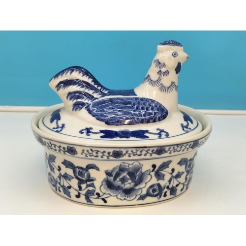 185 - Blue and White 'Duck' and 'Hen' Lidded Casserole/Pie Dishes plus a Teapot in the Shape of a Chicken ... 