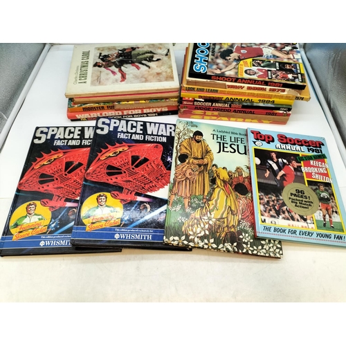 316 - Collection of 1970's/1980's Childrens Annuals to include Sparky, Match, Shoot, etc