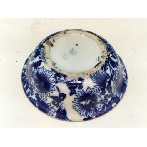 531 - Collection of Blue and White Ceramics to include Copeland Spode 'Italian Garden' Bowl, Chinese Hexag... 